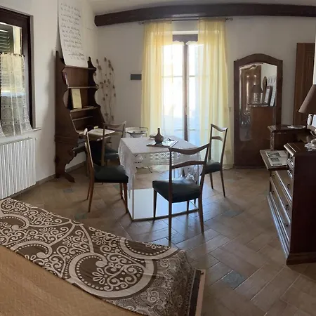 Sinilu Oda ve Kahvaltı 4*