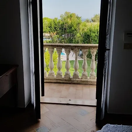 Sinilu Silvi Paese